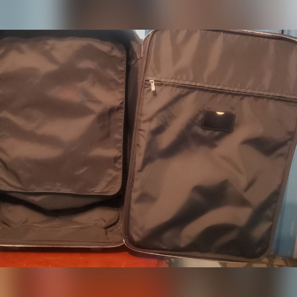 Authentic Louis Vuitton Black Rolling Carry-on - Picture 8 of 13